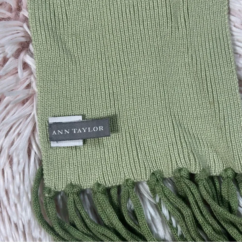 ANN TAYLOR SCARF 100%wool